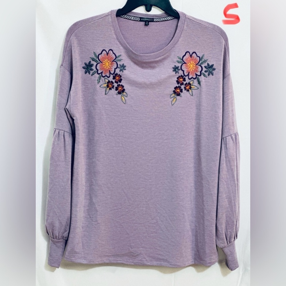 LADIES PURPLE TOP WITH COLORFUL CROCHETED FLOWERS